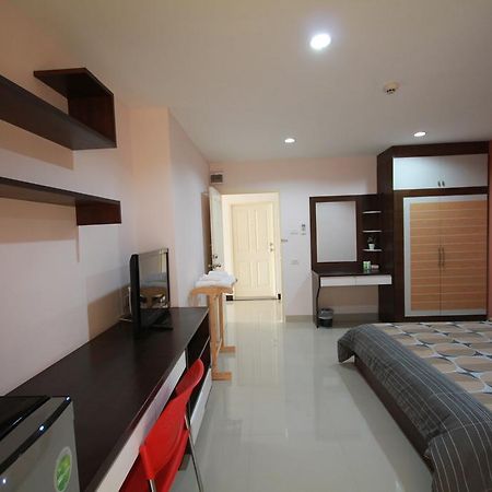Hotel The Four Lights (Adults Only) Chonburi Zimmer foto